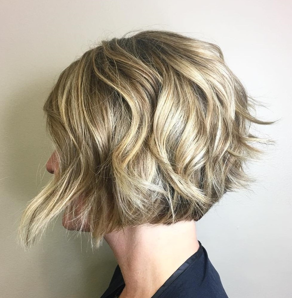 Jaw-Length Bob with Flipped Layers